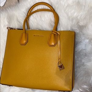 Michael Kors accordion pebble tote-large